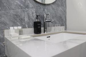 Et badeværelse på The Hide Nongoma + 16 billeder