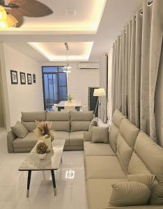 Khu vực ghế ngồi tại Foavahi Shark View Inn +1 ảnh