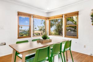 Billede fra billedgalleriet på 2BR-2 mins to Ocean-Sleeps 8-Pets i San Diego