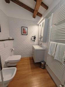 Afbeelding uit fotogalerij van Alkimia Apartments in Ferrara +41 foto's