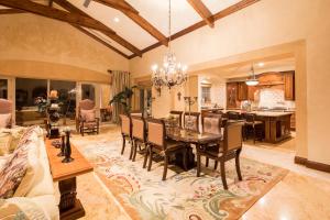 Khu vực ghế ngồi tại Villa La Perla 4Bdrs Ocean views Los Suenos