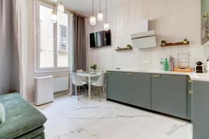 Una cocina o kitchenette en Pearl of Nice