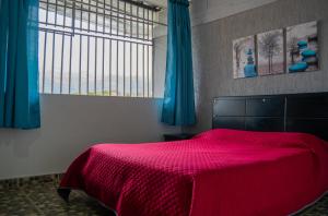 Postel nebo postele na pokoji v ubytování Blooming House Melgar + 47 fotografií