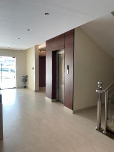 Fotografie z fotogalerie ubytování شقة فاخرة بغرفتين نوم وصالة v Rijádu