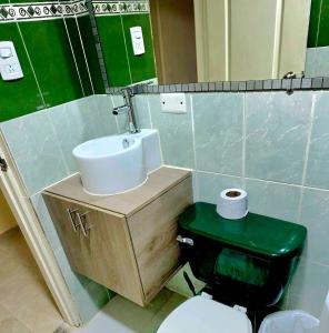 Ένα μπάνιο στο APUSHI with hammocks, close to the beach