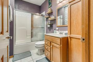 Ένα μπάνιο στο Stars and Sunsets! Door Peninsula Retreat with Deck +32 φωτογραφίες