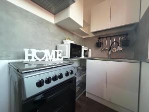 Η κουζίνα ή μικρή κουζίνα στο La Casa dello Stretto +56 φωτογραφίες