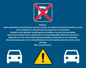 a sign that says no cars are allowed on the road at Luxury Mind Vue Exceptionnelle Pied dans l'eau Parkings privés 2 places Climatisation Hyper centre logement d'exception in La Grande-Motte