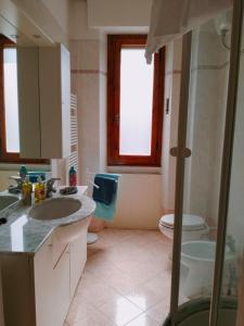 Koupelna v ubytování Cozy Apartment Cirillo5 + 27 fotografií