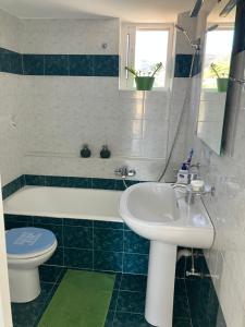 Koupelna v ubytování Villa Rania + 18 fotografií