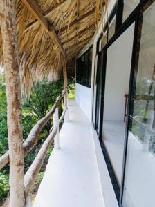 Un jardín fuera de Hotel Plaia