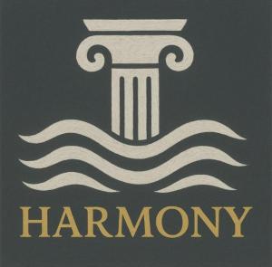 Un signo de armonía con una fuente en el agua. en Harmony Platanidia Pelion, en Platanidia