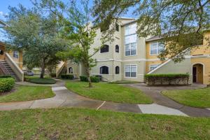 Το κτήριο όπου στεγάζεται  το διαμέρισμα