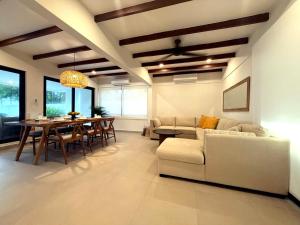Gallery image of Luxury Beachfront in Playa Tivives, Puntarenas with Ocean Views,Pool in Tivives