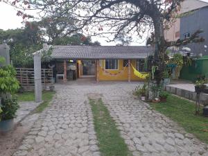 Το κτήριο όπου στεγάζεται  η παραθεριστική κατοικία