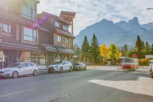 Nespecifikovaný výhled na hory nebo výhled na hory při pohledu z prázdninového domu