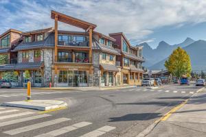 Nespecifikovaný výhled na hory nebo výhled na hory při pohledu z prázdninového domu