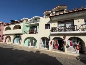 Το κτήριο όπου στεγάζεται  το διαμέρισμα