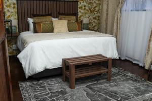 Afbeelding uit fotogalerij van GBL Reine Chateau in Polokwane