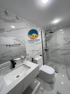 Koupelna v ubytování Giulia Rum Luxury Camp