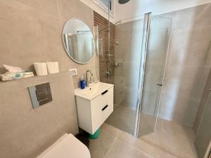 Koupelna v ubytování Lev Yam Netanya