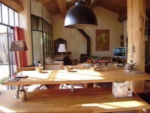 Μια τηλεόραση ή/και κέντρο ψυχαγωγίας στο Loft Ecologique +18 φωτογραφίες