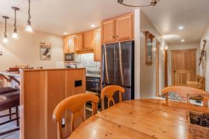 Imagen de la galería de Northstar - Ski View Condo, en Truckee
