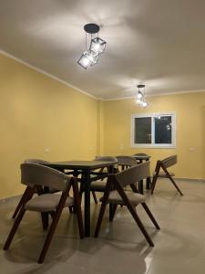 Φωτογραφία από το άλμπουμ του Saloumy pyramids hotel σε Nazlat as Sammān