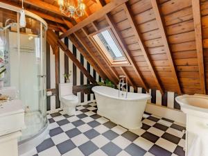 Ένα μπάνιο στο 4 Bed in Whitwell 87435 +17 φωτογραφίες