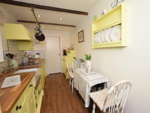 Kuchyň nebo kuchyňský kout v ubytování 2 Bed in Harrogate 75268 + 10 fotografií