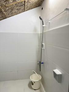 Koupelna v ubytování Nanay Santa's Garden Beach Resort + 31 fotografií