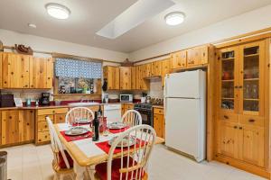 Gallery image of Bear Ridge Cabin - Alice lodging in Leavenworth +25 photos