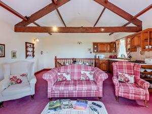 Posezení v ubytování 2 Bed in Bassenthwaite 96088 + 13 fotografií
