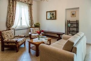 A seating area at Le Vigne di Clementina Fabi