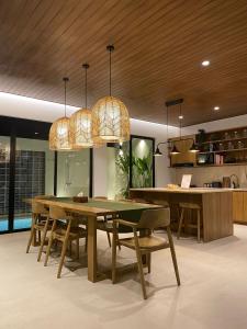 Φωτογραφία από το άλμπουμ του TwelveStones Pecatu-Uluwatu Pool, Jacuzzi&Beaches σε Uluwatu +103 φωτογραφίες