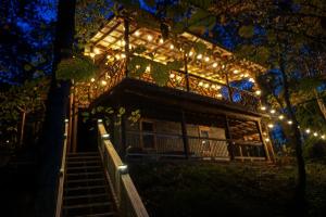 Budova, kde se prázdninový dům nachází