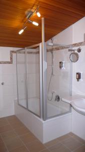 Koupelna v ubytování Hotel Gasthof Käßer