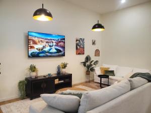 Et opholdsområde på Tropical Kuranda Modern Retreat