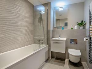 Bilik mandi di 2 Bed in Lulworth Cove 94520
