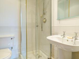 Ένα μπάνιο στο 3 Bed in Pooley Bridge 80430 +12 φωτογραφίες