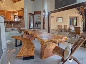 Khu vực ghế ngồi tại Sarabi Lodge - Zebula