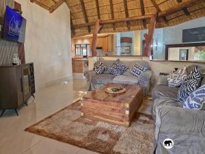 Khu vực ghế ngồi tại Sarabi Lodge - Zebula