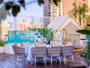 Bazén v ubytování Moon Crescent Hotel, Quixinglou Street, Kuanzhai Alley, Chengdu nebo v jeho okolí