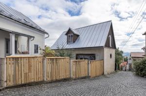 Budova, kde se prázdninový dům nachází