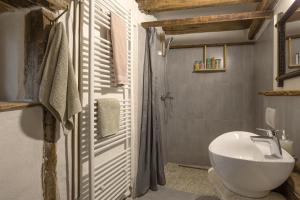 Koupelna v ubytování Domček pod Botanickou záhradou + 11 fotografií