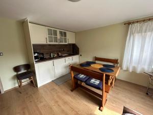 Kuchyň nebo kuchyňský kout v ubytování Къща за гости Здравец + 2 fotografie