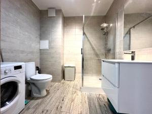 Koupelna v ubytování Zakładowa Apartment - Balkon & Lift