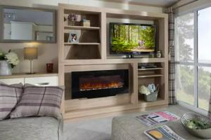 Et tv og/eller underholdning på Forest Edge 2 Bedroom Sublime Caravan with Hot Tub