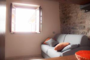 A seating area at Il Borgo Di Pegui