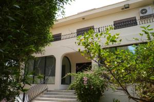 Balkón nebo terasa v ubytování فيلا الدانة